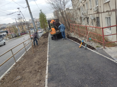 На улице Русской завершается благоустройство после капитального ремонта теплосети